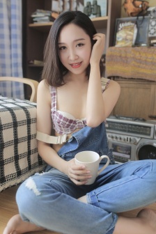 坐在学长的硬硬的上面写作业